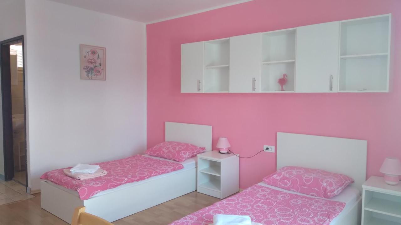 Apartmani "Lorenzo" 诺瓦利娅 外观 照片