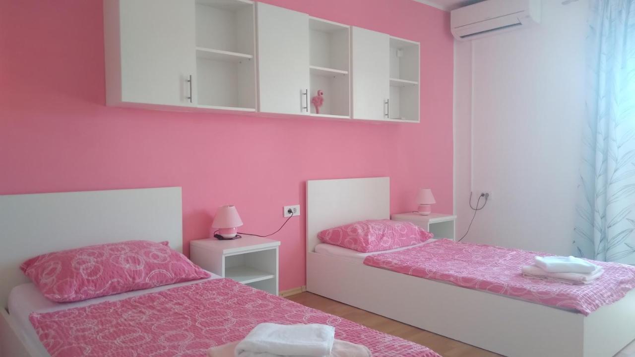 Apartmani "Lorenzo" 诺瓦利娅 外观 照片