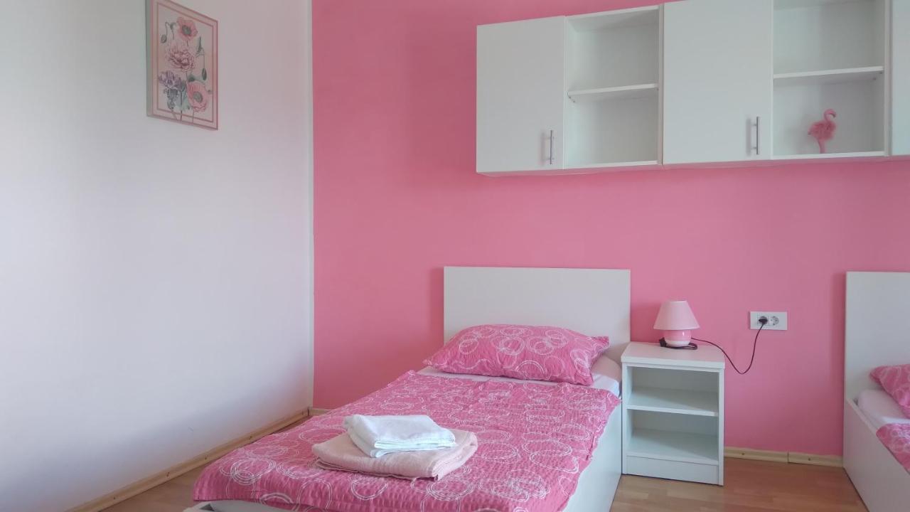 Apartmani "Lorenzo" 诺瓦利娅 外观 照片