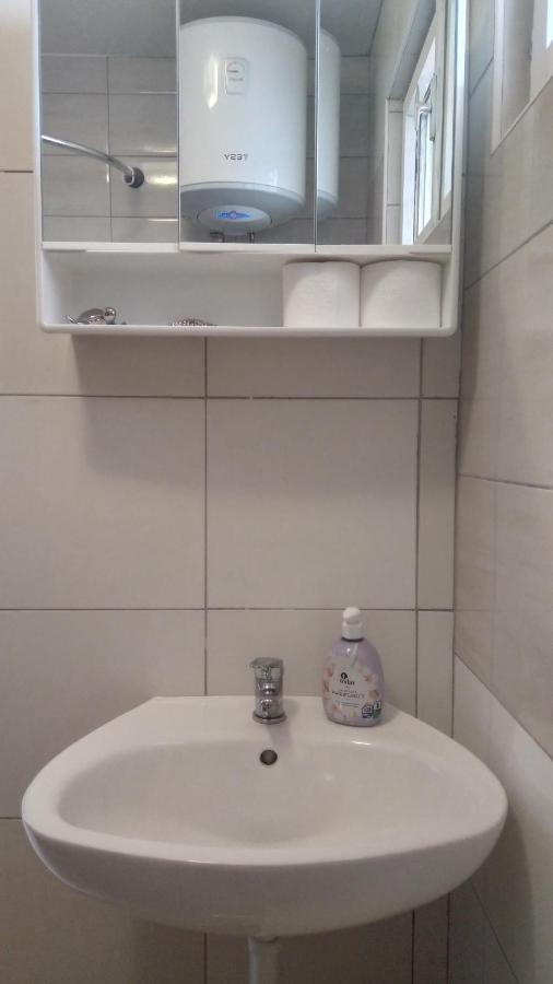 Apartmani "Lorenzo" 诺瓦利娅 外观 照片