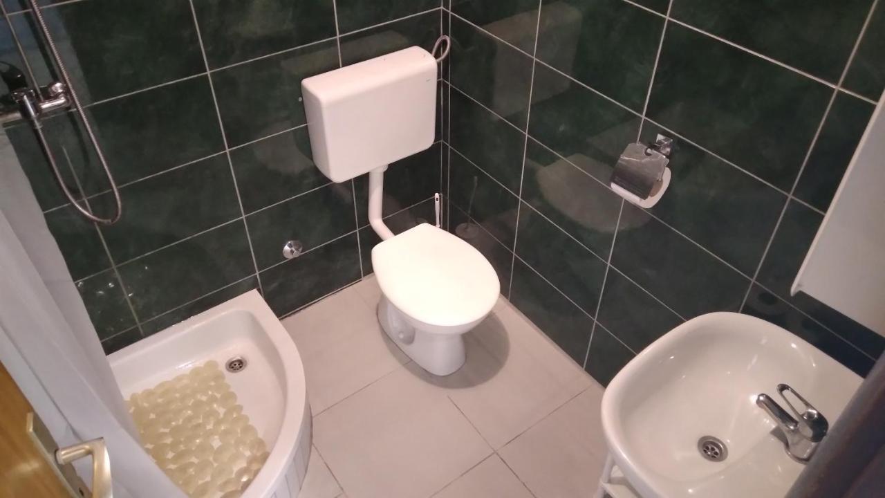 Apartmani "Lorenzo" 诺瓦利娅 外观 照片