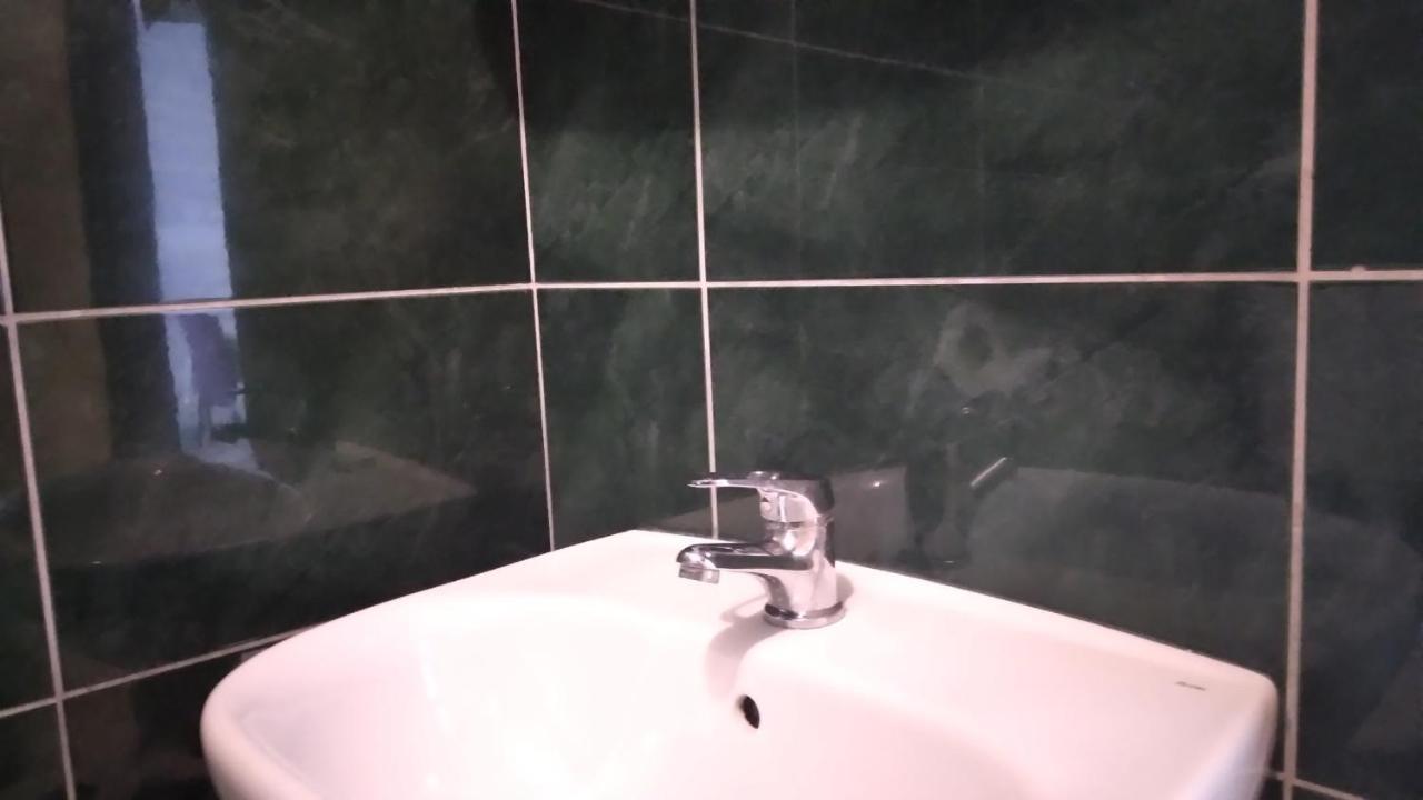 Apartmani "Lorenzo" 诺瓦利娅 外观 照片
