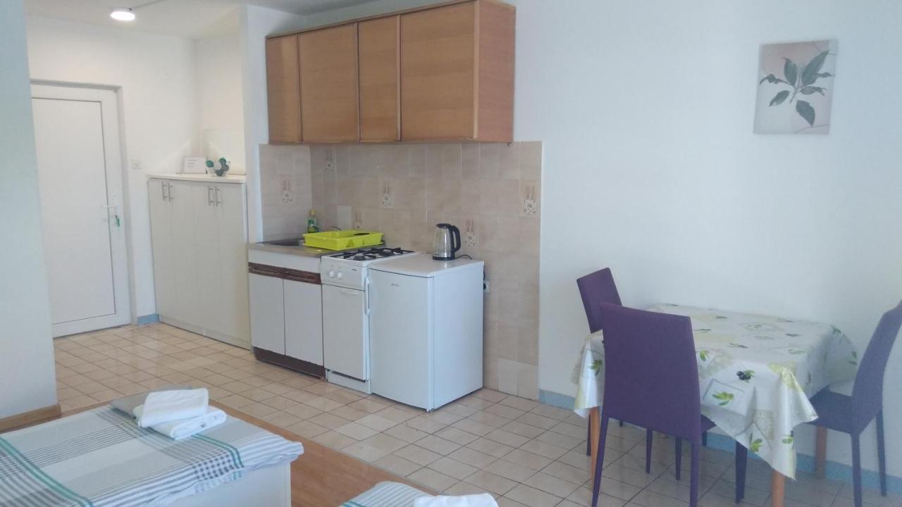 Apartmani "Lorenzo" 诺瓦利娅 外观 照片