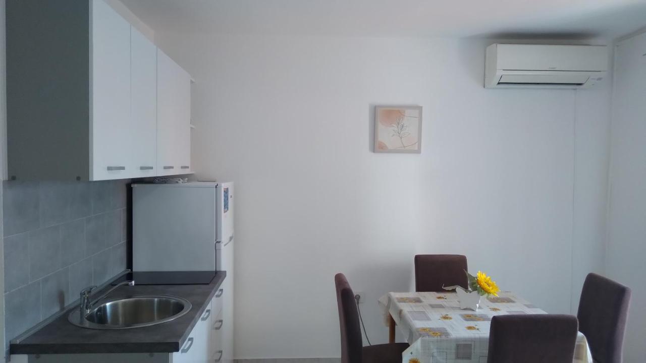 Apartmani "Lorenzo" 诺瓦利娅 外观 照片