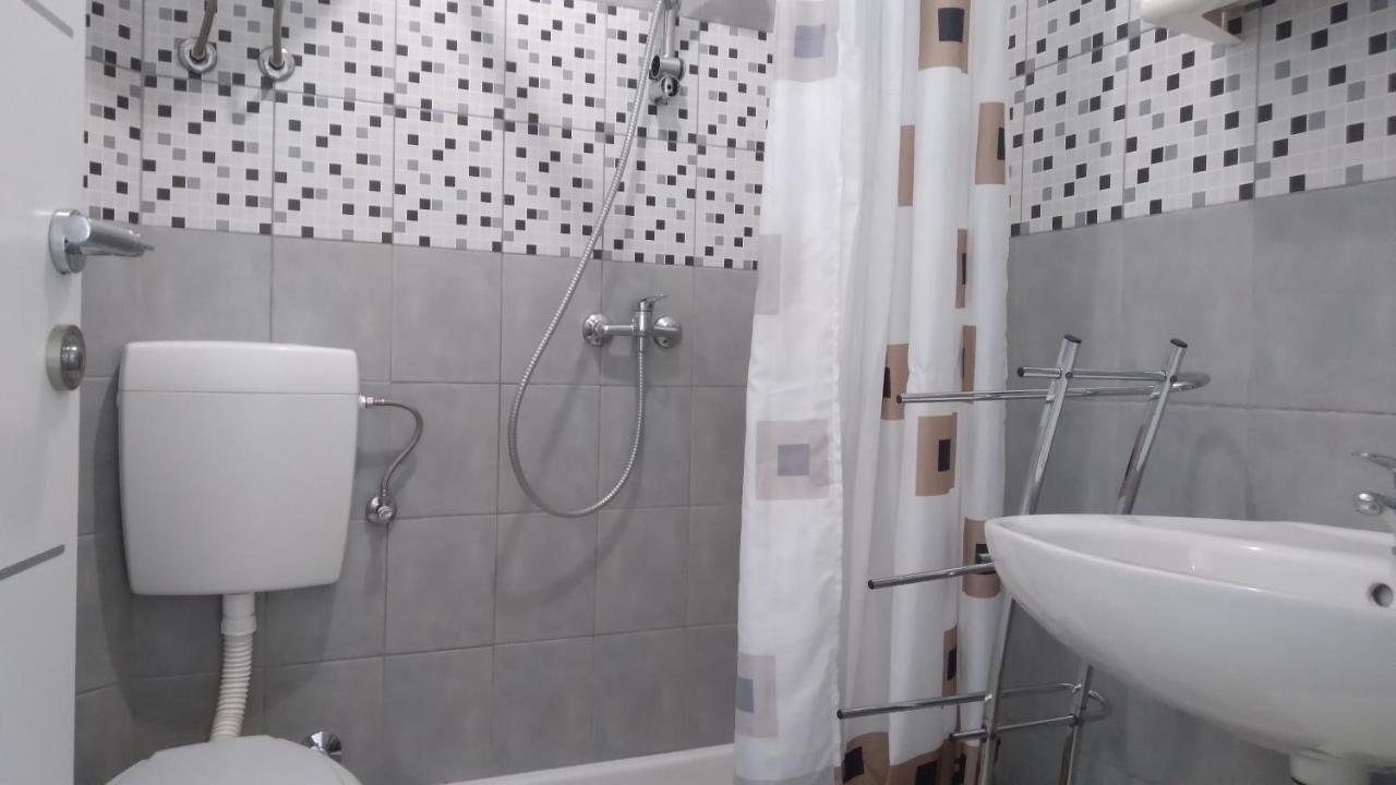 Apartmani "Lorenzo" 诺瓦利娅 外观 照片