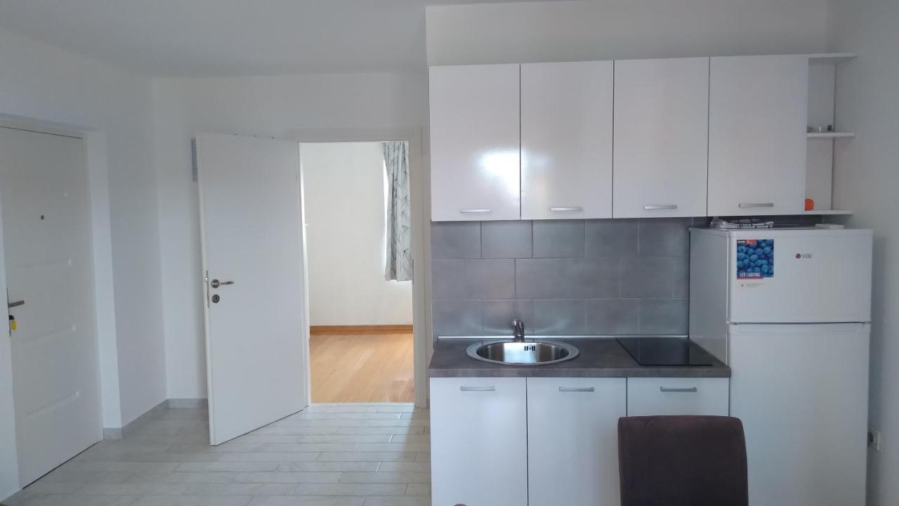 Apartmani "Lorenzo" 诺瓦利娅 外观 照片